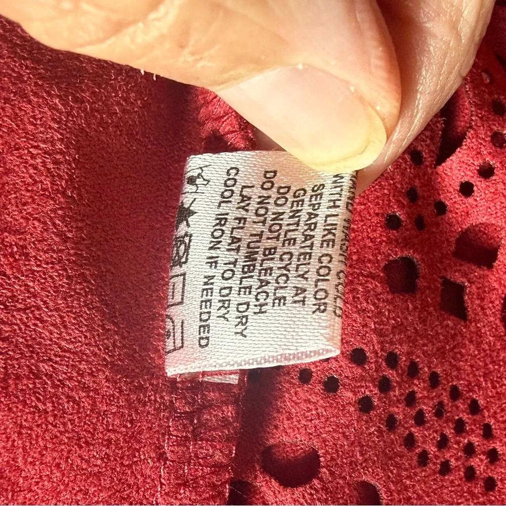 Erin‎ London Laser Cut Faux Suede Open Front Jacket – Red | Size 8, faux suede - Picture 7 of 9